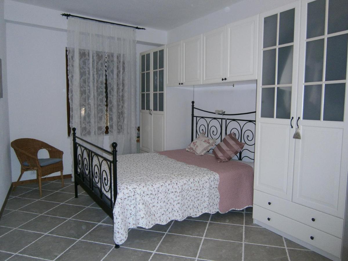 B&B Pietre Antiche Vezzi Portio Buitenkant foto